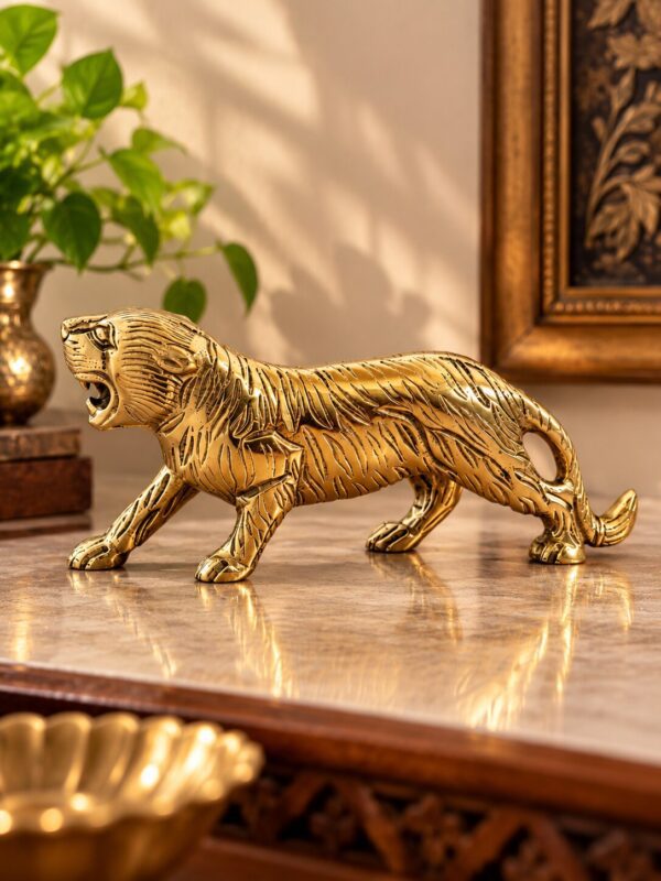 Pure brass roaring tiger statue for home decor